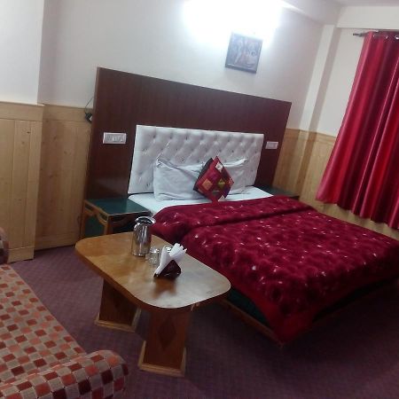 Gautam Hotel & Cottage Manāli Exteriör bild