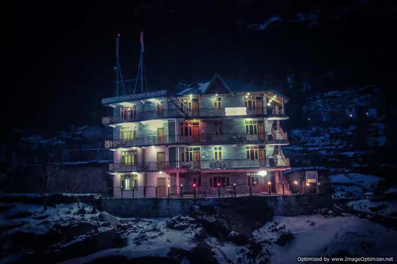 Gautam Hotel & Cottage Manāli Exteriör bild